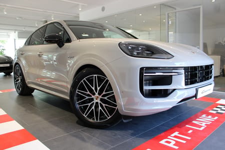 Porsche Cayenne E-Hybrid Coupé Black Edition