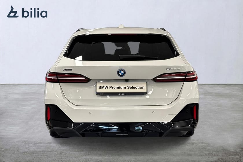 Bild 5 av BMW 530e xDrive Touring M-Sport | Drag | B&W | Aktiv farth | 20"