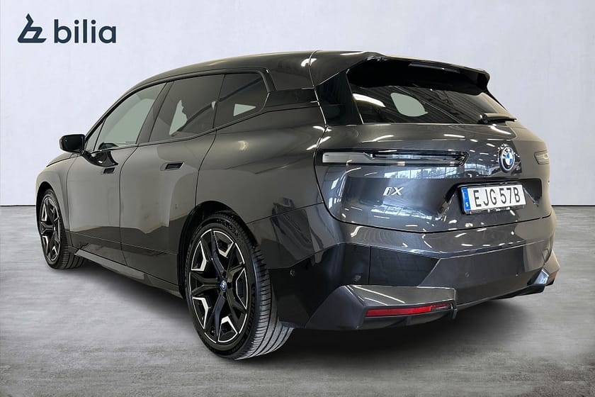 Bild 5 av BMW iX xDrive50 xDrive50/luftfjädring/Pano/Laser/Sport line/Drag