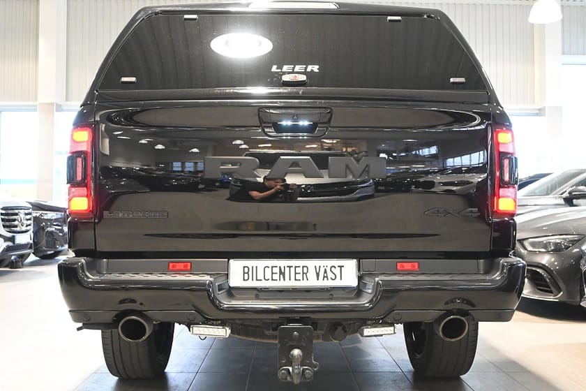 Bild 4 av RAM 1500 Crew Cab V8 HEMI Laramie NIGHT Månadskostnad 8299kr