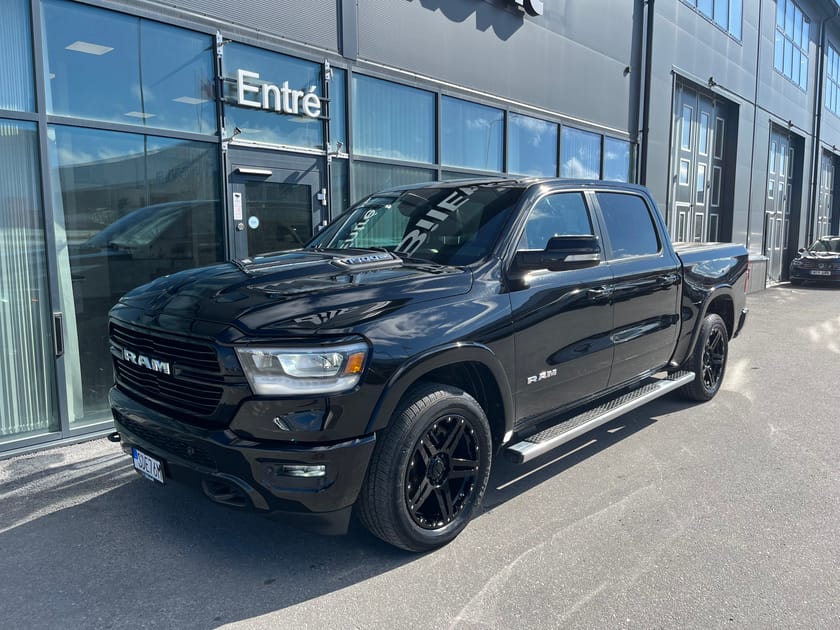 Bild 2 av RAM 1500 Crew Cab Sport 5.7 V8 Hemi 4X4 Luftfjädring Taklucka