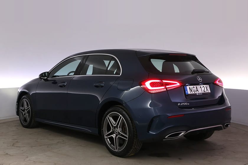 Bild 4 av Mercedes-Benz A 250 e AMG Widescreen Kamera Navi