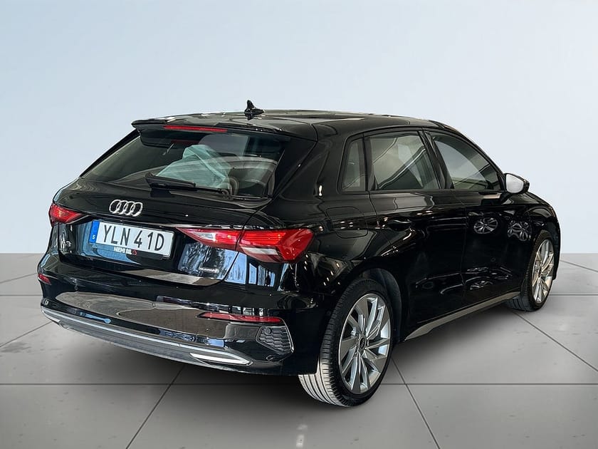 Bild 5 av Audi A3 Sportback 40 TFSI quattro Comfort MOMS/Ad.Fhåll/SoV/LED