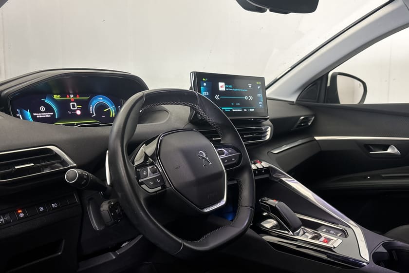 Bild 4 av Peugeot 3008 HYBRID 225 Plug-In Dragkrok Navigator