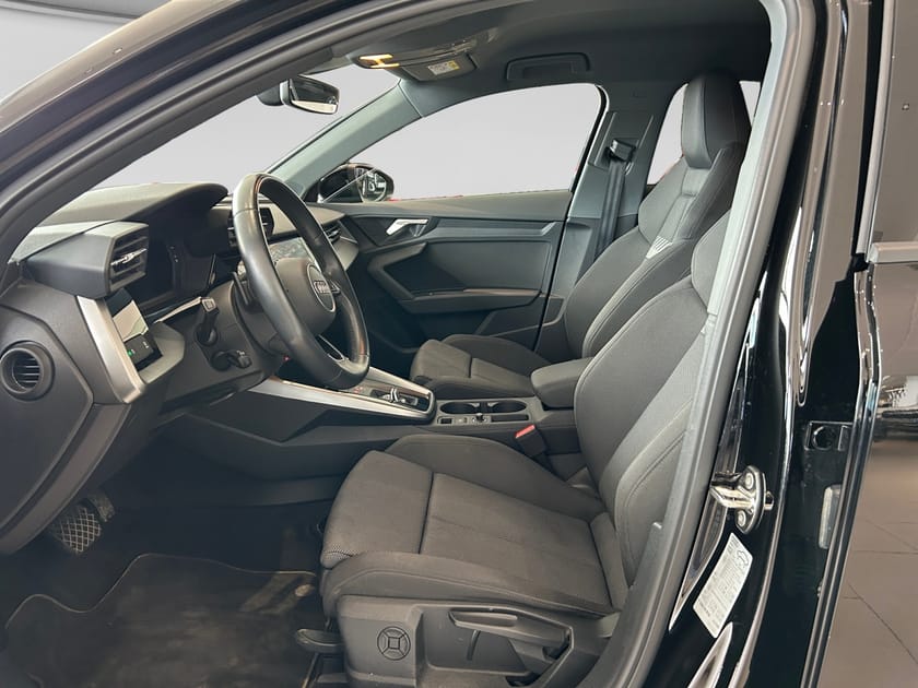 Bild 5 av Audi A3 Sportback 35 TFSI 150 HK S TRONIC/ Parkeringsvärmare
