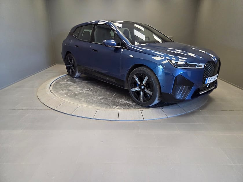 Bild 3 av BMW iX xDrive50 Comfort, Sport line
