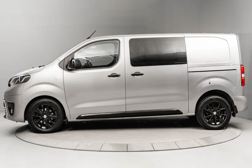 Bilde 2 av Toyota Proace 2,0 D 144 Comfort Black Pack L1H1 THB aut
