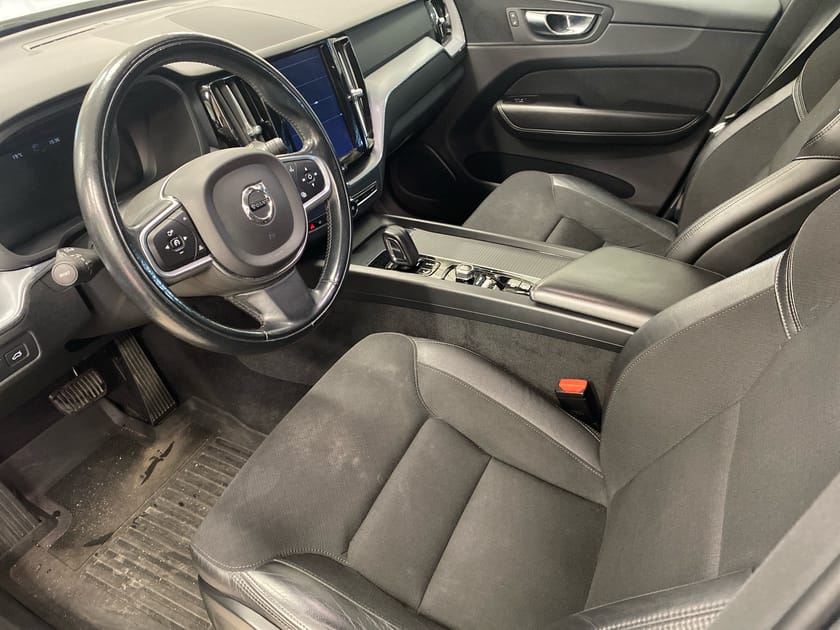Bild 2 av Volvo XC60 B4 AWD Diesel Momentum Advanced Edt