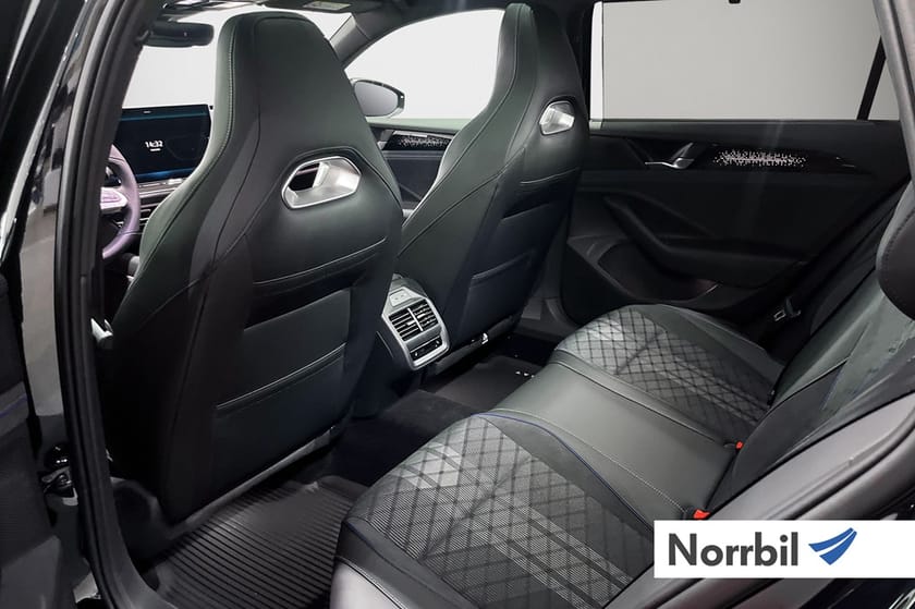 Bild 5 av Volkswagen Passat Variant eHybrid R-Line 272hk Edition Drag Panorama