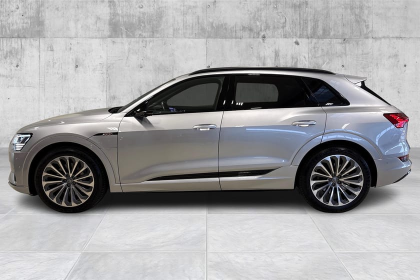 Bilde 2 av Audi e-tron 50 quattro Adv Krok/B&O/Luft/21"/HUD/360°/Sort-optikk