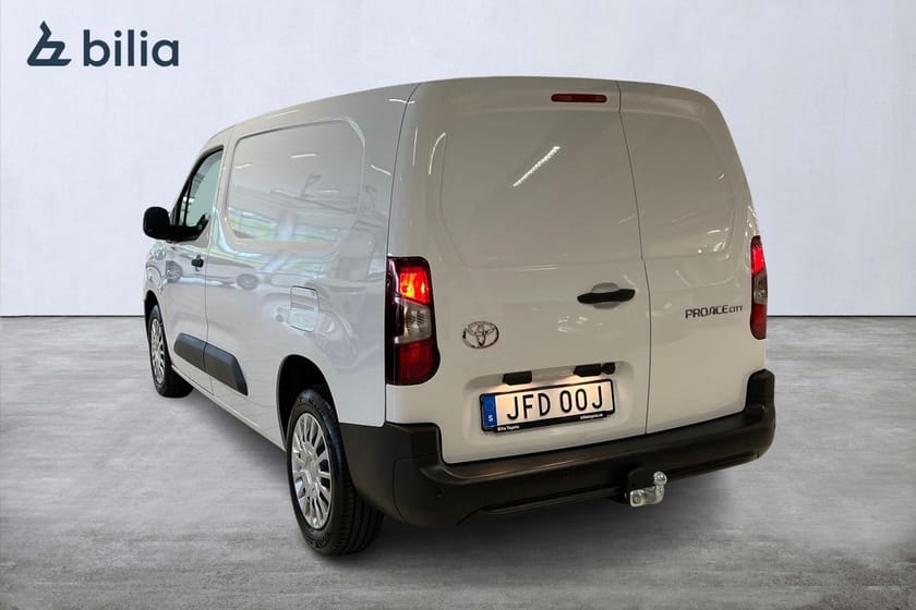 Bild 2 av Toyota ProAce City Long 1,5D 130 HK Auto Comfort Drag Ränta 2.95%