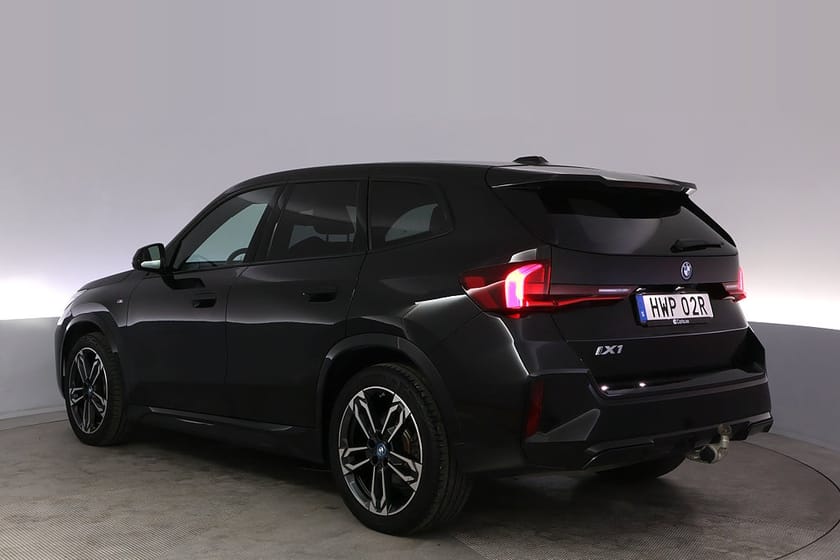 Bild 4 av BMW iX1 xDrive30 M-sport Pano H/K Kamera Navi LED Drag