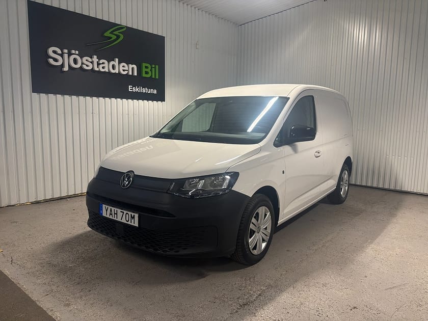Bild 1 av Volkswagen Caddy Cargo 1.5 TSI Värmare Drag Kamera Carplay
