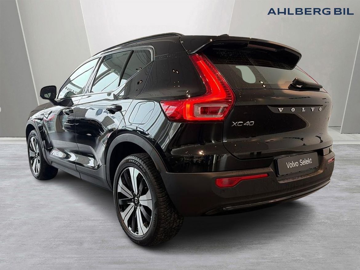 Volvo XC40 2023 - miniatyr 3