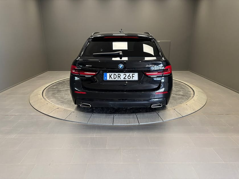 Bild 4 av BMW 530e xDrive Touring /Innovation/Dragkrok/Adaptiv farthållare