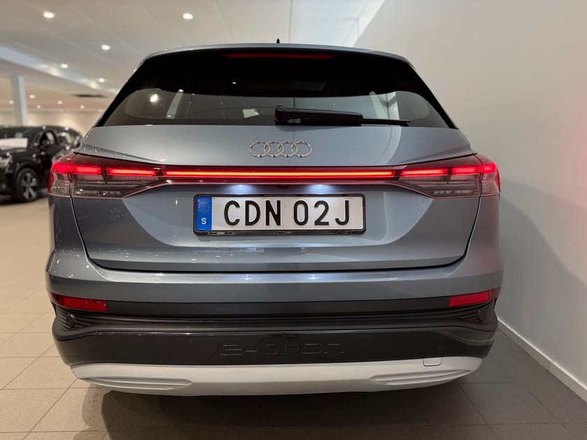 Bild 5 av Audi Q4 45 e-tron quattro 195Kw ProLine / Dragkrok / Minnesstol / Backkamera / 10 000 tillbehör /