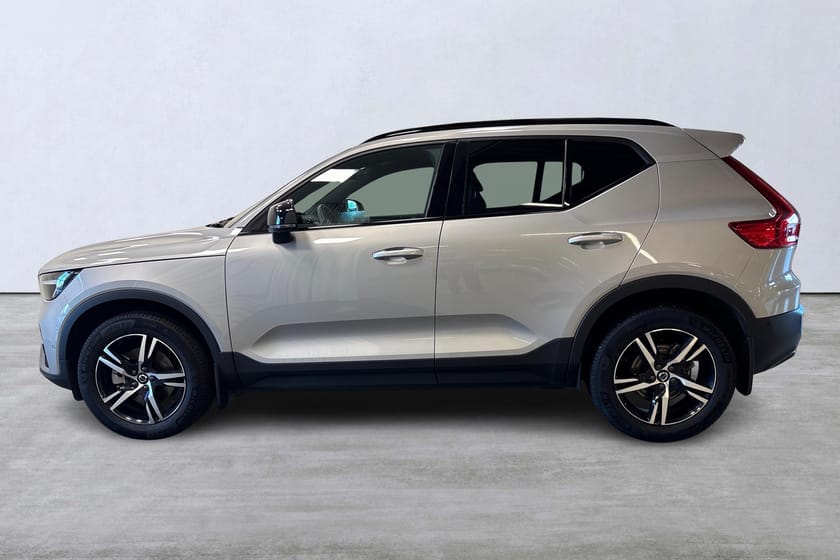 Bild 2 av Volvo XC40 B3 FWD Bensin Plus Dark