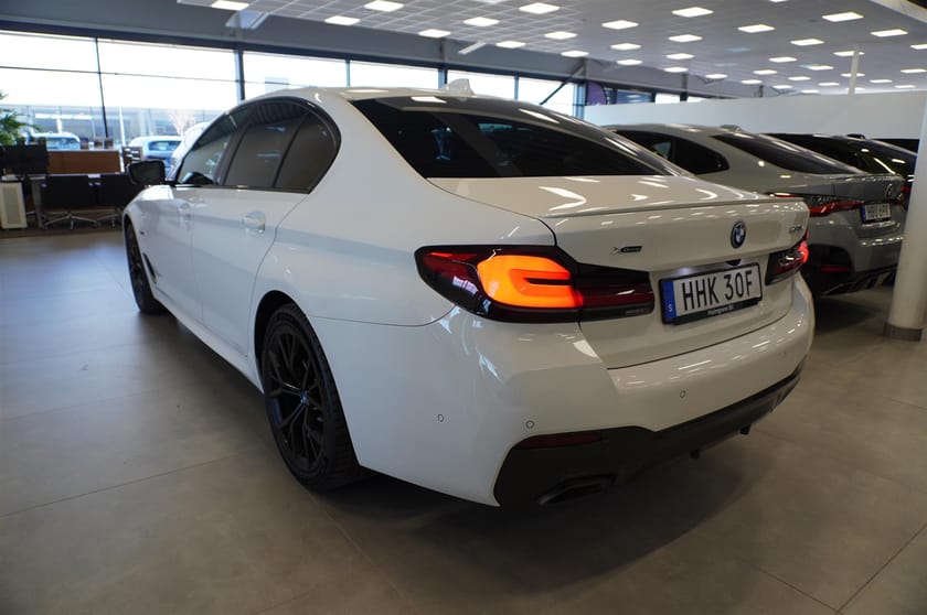 Bild 4 av BMW 530e xDrive Sedan M-Sport Navi Keyless hk Taklucka 19