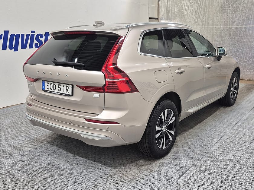 Bild 4 av Volvo XC60 T6 Recharge Core Bright plug in AWD 350HK 4x4 Panorama