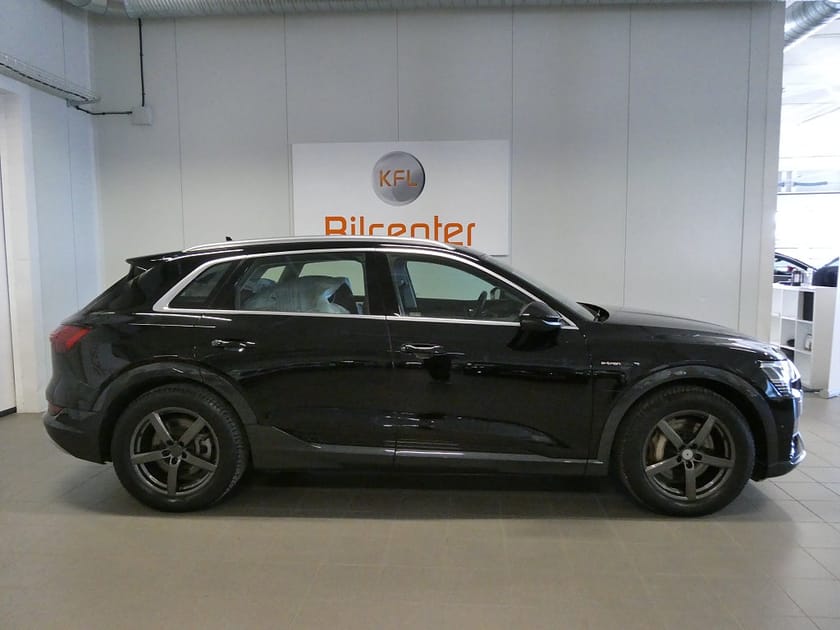 Bild 5 av Audi e-tron 55 quattro *KAMPANJ* Värmare-Drag-Skinn-Kamera-Navi