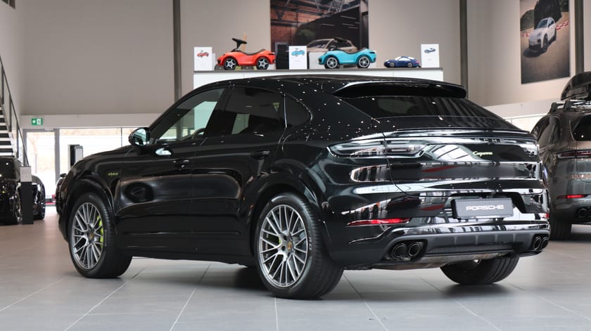 Bild 2 av Porsche Cayenne E-Hybrid Coupé 462 hk Platinum Edition / Sportavgas / Drag / BOSE