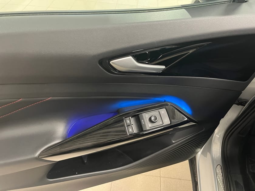 Bild 3 av Volkswagen ID.4 GTX 220 KW  4M/Elstolar/HUD/Top-Sport interiör