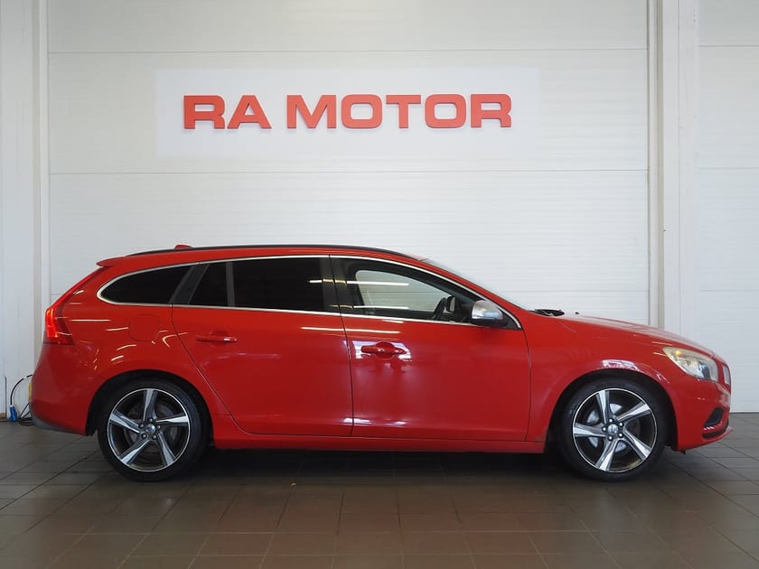 Bild 4 av Volvo V60 D3 R-Design 163hk | Drag | Bluetooth |