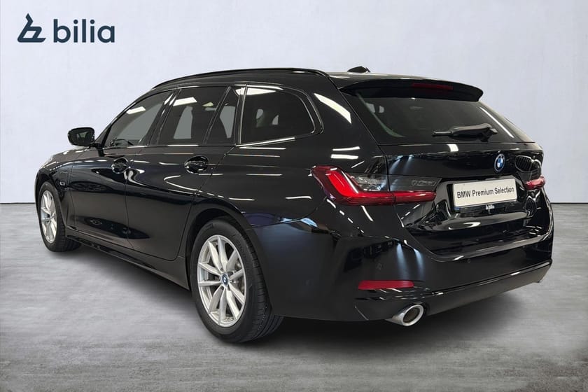 Bild 2 av BMW 330e xDrive Touring | H&K | Drag | Backkamera | Farthållare