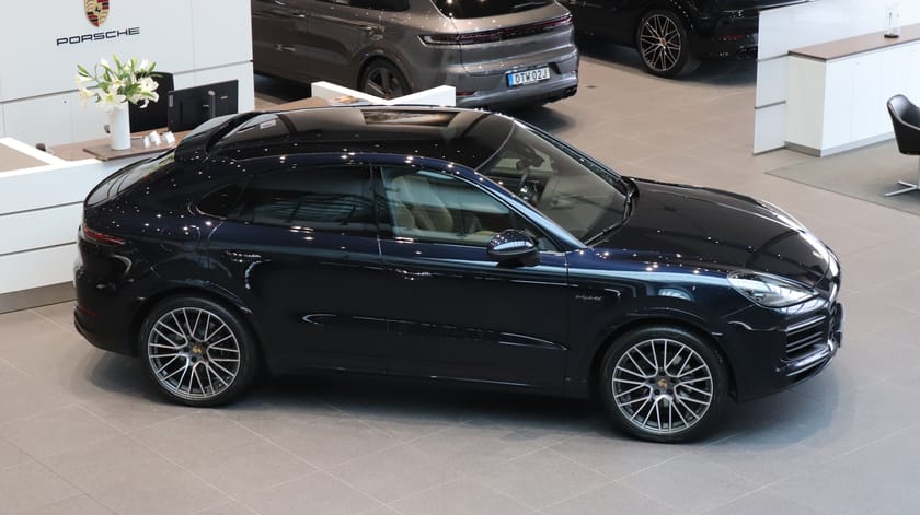 Bild 5 av Porsche Cayenne Coupé E-Hybrid 462 hk Platinum Edition / Sportavgas / 22" hjul / Drag