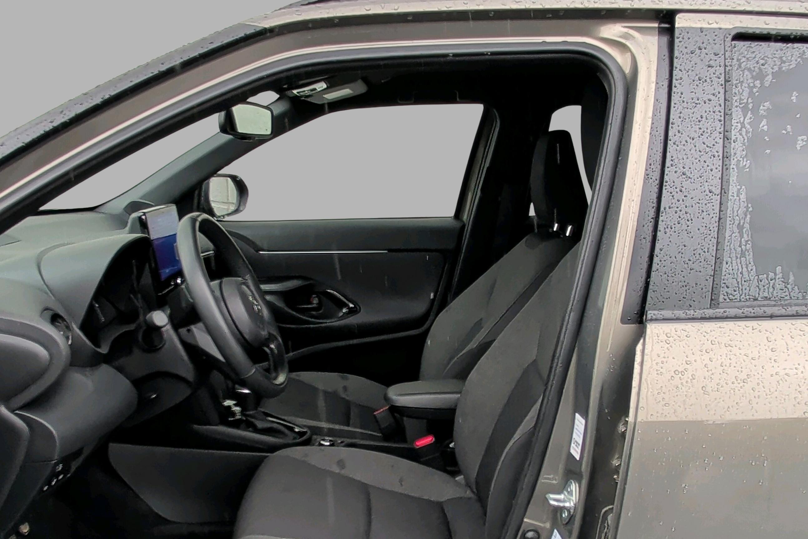 Thumnail bilde 3 av Toyota Yaris Cross Hybrid 115 AWD-i