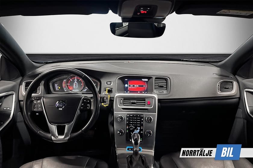 Bild 3 av Volvo V60 D6 288HK TWIN ENGINE AWD SUMMUM NAVI D-VÄRM NYSERV