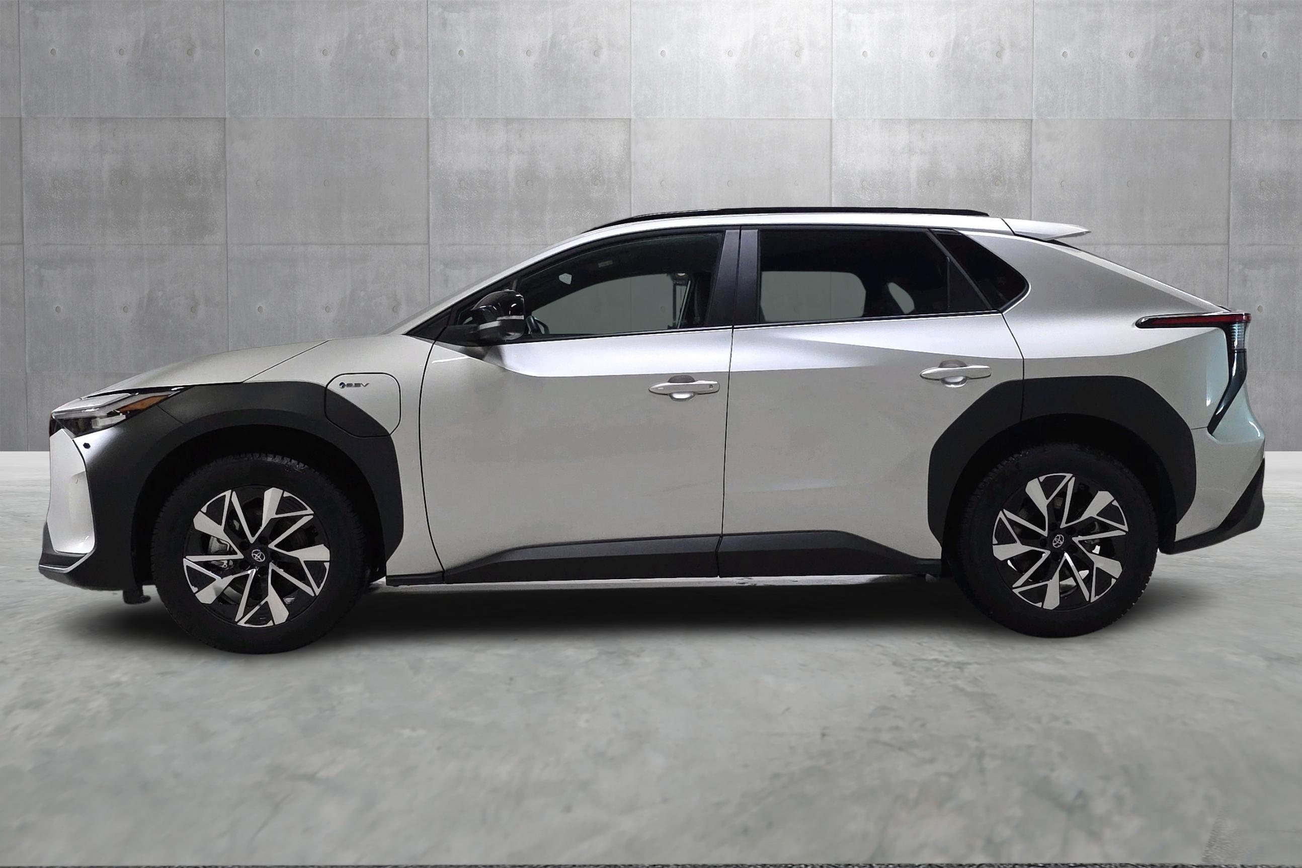 Thumnail bilde 1 av Toyota bZ4X