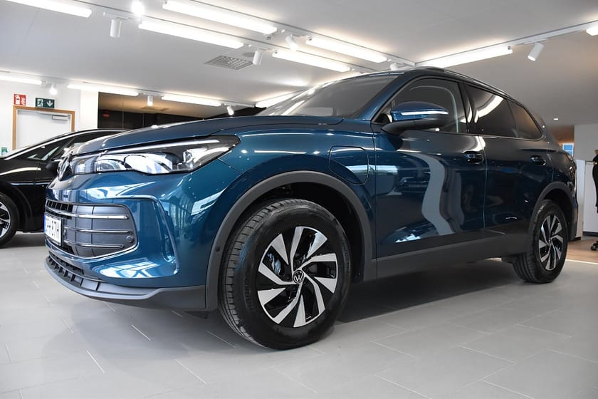 Bild 1 av Volkswagen Tiguan eHybrid Life 204 hk **130 km räckvidd**