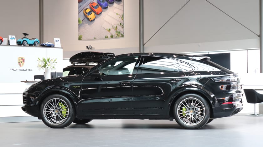 Bild 4 av Porsche Cayenne E-Hybrid Coupé 462 hk Platinum Edition / Sportavgas / Drag / BOSE