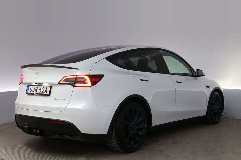 Bild 5 av Tesla Model Y Performance AWD Full FSD Autopilot Pano Drag