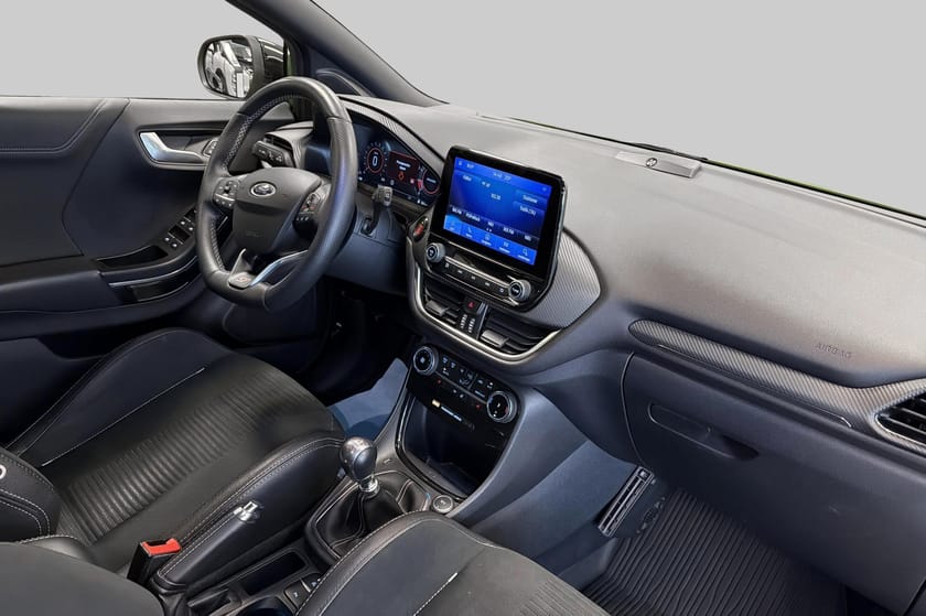 Bild 4 av Ford Puma ST 200hk B&O Kamera RECARO Navi Cockpit