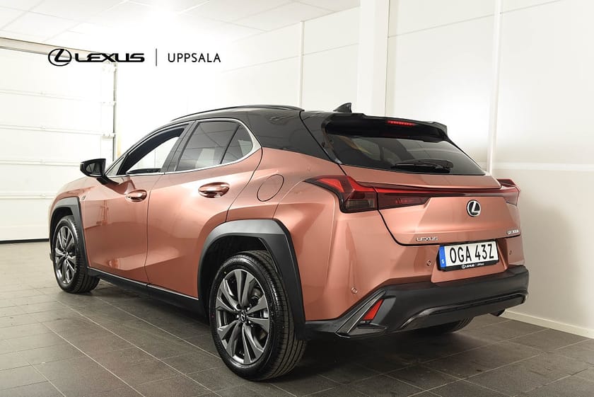 Bild 2 av Lexus UX 300h F Sport Design Bi-tone