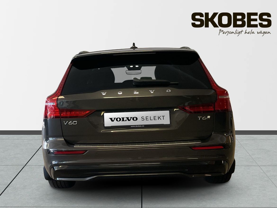 Volvo V60 2025
