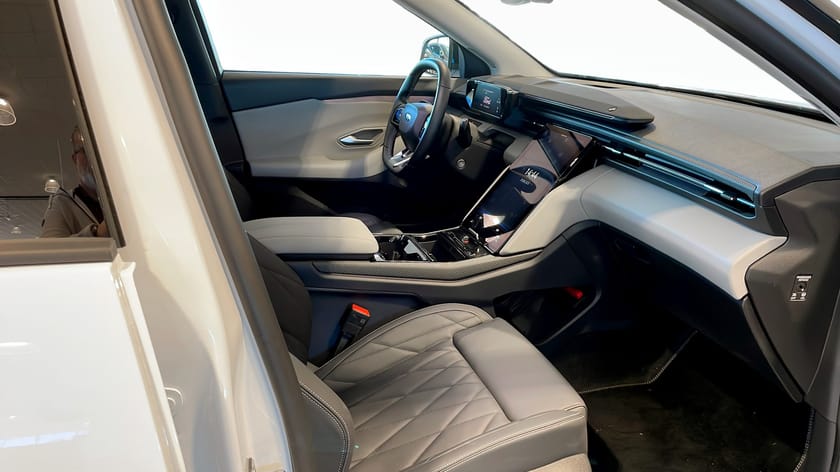 Bild 3 av Ford Explorer EV Extended Range RWD Premium Long 286HK DEMO PL 4495/mån