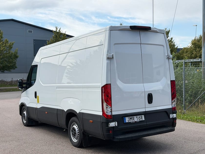 Bild 5 av Iveco Daily 35-140 Van Skåpbil 2.3 JTD Hi-Matic 3-Sits  *Leasbar*