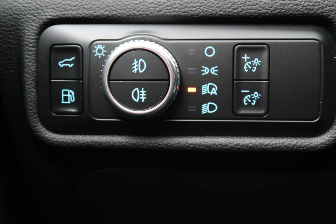 Ford Explorer 2021 - miniatyr 13