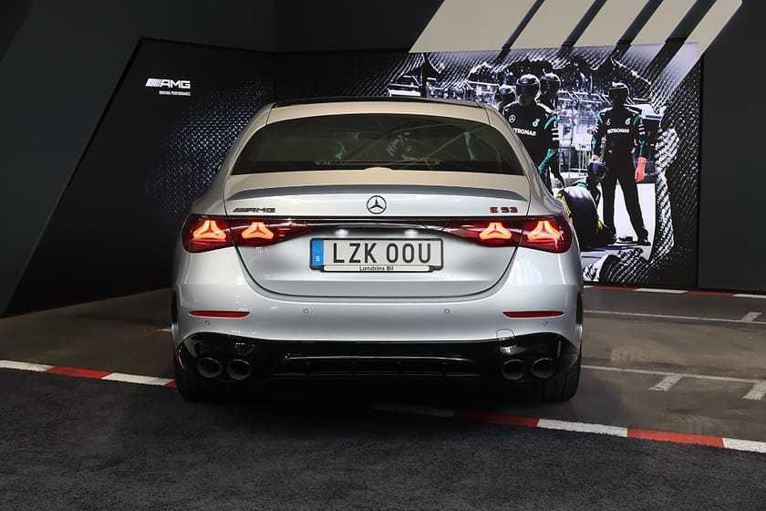 Bild 4 av Mercedes-Benz AMG E 53 HYBRID 4MATIC+ Premium Plus Night II Panorama HUD