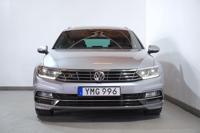 Bild 3 av Volkswagen Passat Sportscombi 2.0 TSI R-line Pano Värmare Cockpit Drag