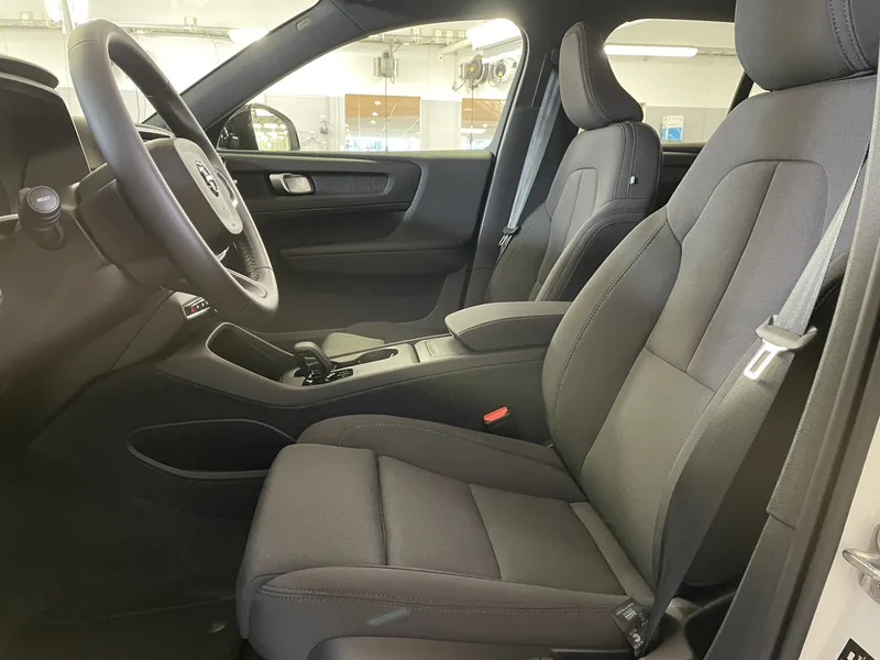 Bild 12 av 16 – Volvo EX40 Single Motor Extended Range M R Plus Black SE Plus Special Edition
