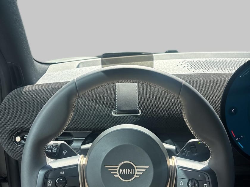 Bilde 4 av MINI Aceman SE Favoured Trim Package XL