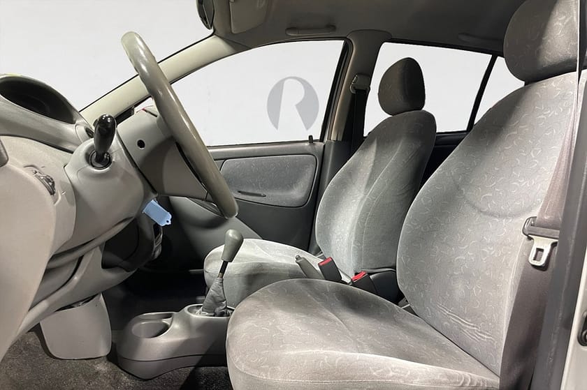 Bild 3 av Toyota Yaris 1.0 VVT-i 68 HK 5D NYBES 22200MIL 0.44L/MI