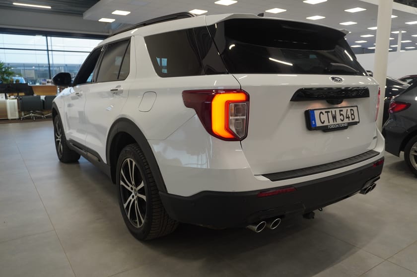 Bild 3 av Ford Explorer Plug-In Hybrid PHEV ST-Line Pano Navi Adaptiv F Drag 7-Sits