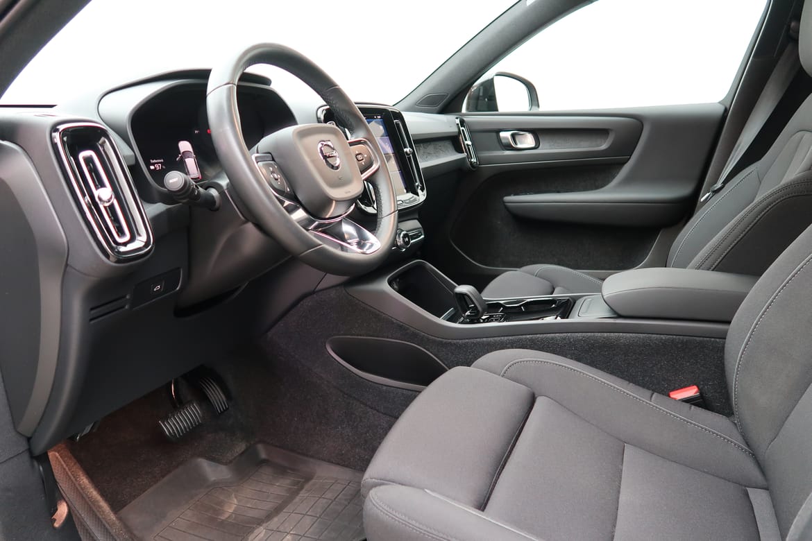 Volvo XC40 2023 - miniatyr 2