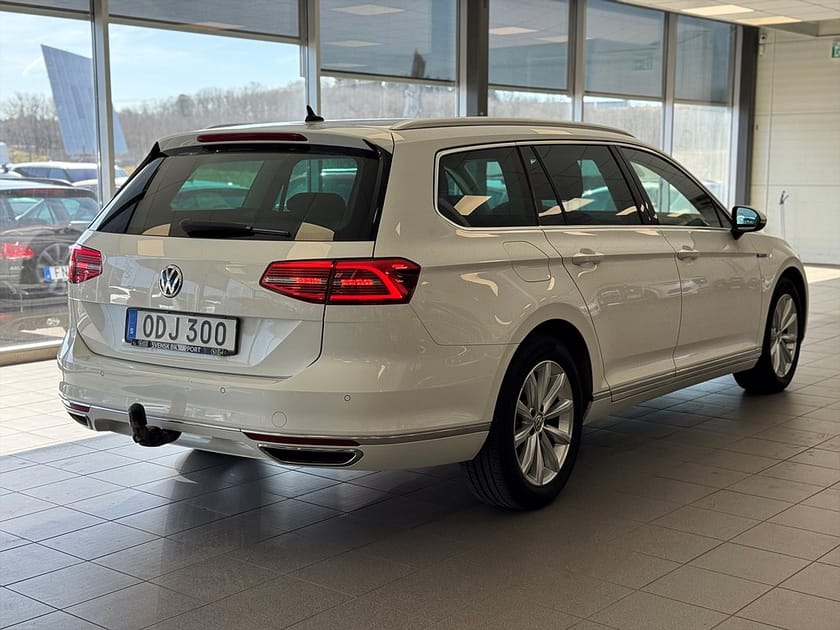 Bild 2 av Volkswagen Passat Variant GTE 1.4 DSG Executive Drag Värm