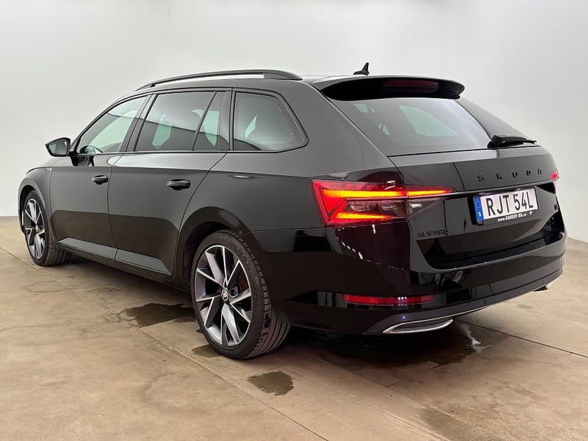 Bild 4 av Škoda Superb iV Kombi Skoda 1.4 TSI 218hk Sportline Business Drag Kamera